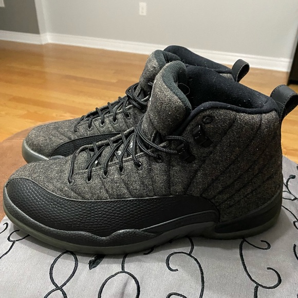 Air Jordan 12 wool and leather materials - Picture 3 of 7